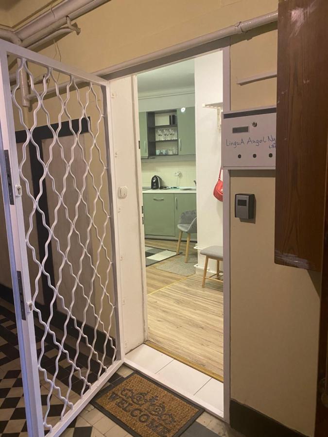 Tatra Apartment By The Danube Fully Accessible Boedapest Buitenkant foto