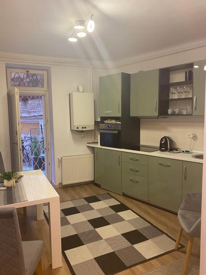 Tatra Apartment By The Danube Fully Accessible Boedapest Buitenkant foto