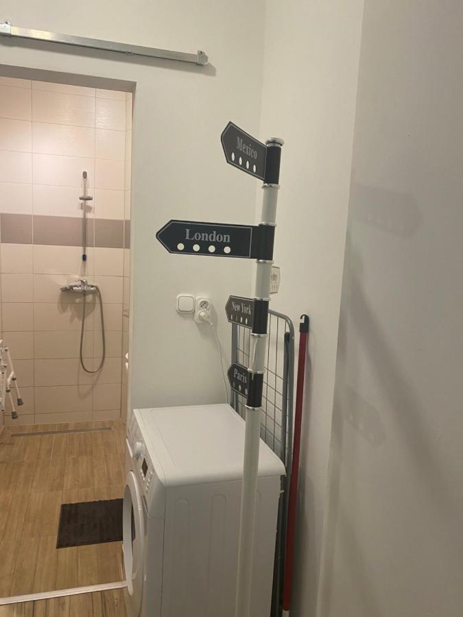Tatra Apartment By The Danube Fully Accessible Boedapest Buitenkant foto