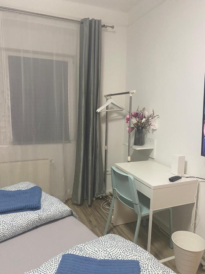 Tatra Apartment By The Danube Fully Accessible Boedapest Buitenkant foto