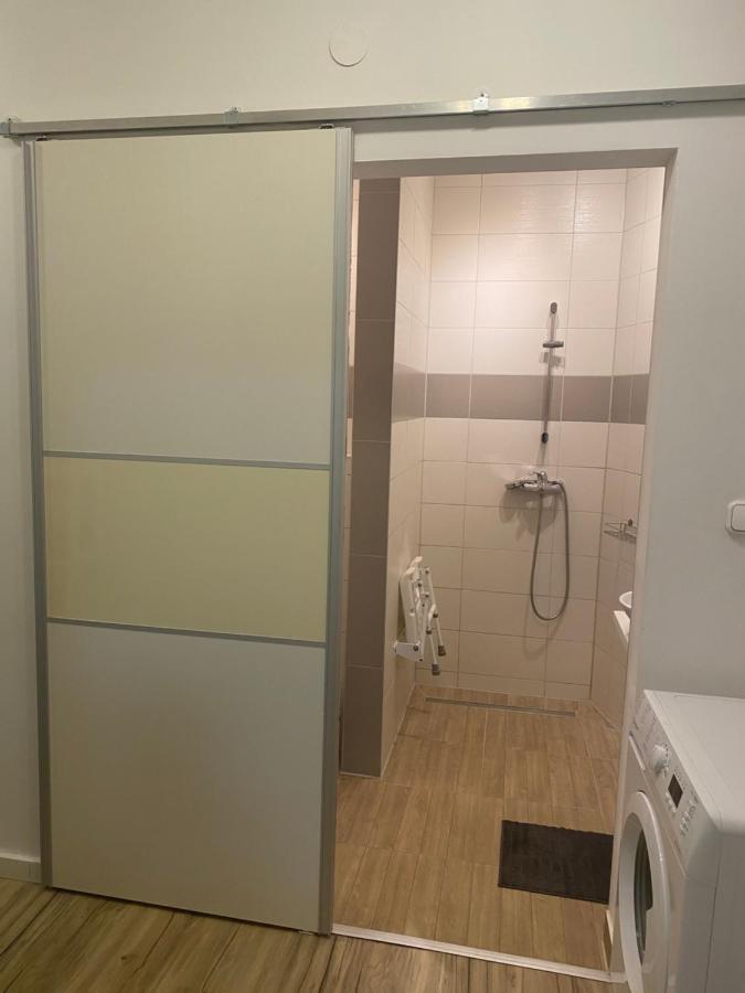 Tatra Apartment By The Danube Fully Accessible Boedapest Buitenkant foto